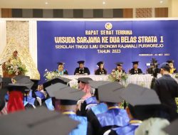 Dorong Wisudawan Jadi Pemikir dan Pelaku Pembangunan