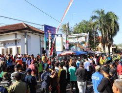 Wabup Lepas Jalan Sehat Ribuan Warga Banyuurip