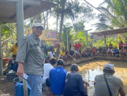 Warga Kebongunung Mancing Bareng Politisi Golkar