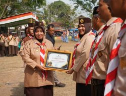 Anggota Pramuka Peroleh Penghargaan dari Wakil Bupati