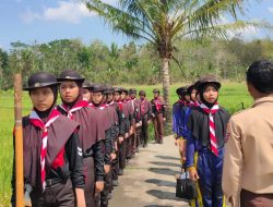 SMPN 31 Gelar Persami Alih Golongan