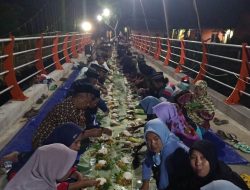 Warga Kalisemo dan Mudalrejo Gelar Tasyakuran Diatas Jembatan