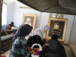 Makam Bulus Didatangi Ratusan Ribu Peziarah