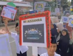 Sambut Ramadan, MI Azzahra Adakan Pawai dan Bagikan Bingkisan
