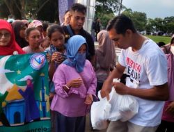 Iuran, Guru Penggerak Purworejo Bagi Takjil dan Santuni Anak Panti