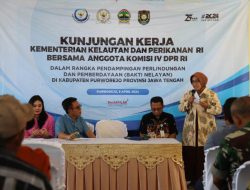 Nelayan Kertojayan Tersenyum Tatap Lebaran 2024