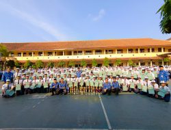 Seratusan Siswa Berprestasi SMPN 4 Purworejo Terima Penghargaan