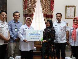 Ahli Waris Kades Puspo Terima Santunan BPJS Ketenagakerjaan