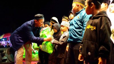 Gelar Gema Sholawat, Perhimpunan BMT Purworejo Berikan Santunan Bagi 100 Anak Yatim