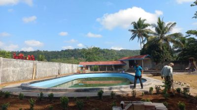 kolam renang sidomukti