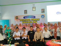 Guru SD di Kemiri Belajar Dalami Stand Up Comedy