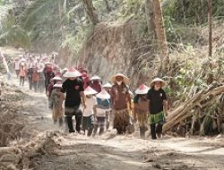 Kalijering Pituruh Barengkan Peresmian Jalan Usaha Tani Dengan Peringatan HUT RI