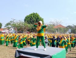 Gelar Senam Bersama, Fatayat NU Kenalkan Dua Paslon Bupati dan Wakil Bupati Purworejo 2024