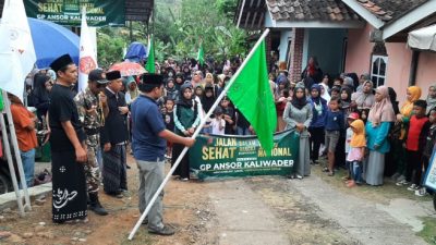 Jalan Sehat Hari Santri 2024 di Desa Kaliwader, Hadiah Kambing Hingga Sepeda