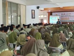 Pengurus Organisasi Intra dan Ekstra MA An-Nawawi Dilatih Bernalar Kritis