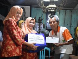 Aksi Sosial Pemberian Tali Asih Keluarga Pra Sejahtera Warnai HUT ke-25 DWP Purworejo