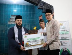 Wabup Serahkan Bantuan Rp10 Juta untuk Palestina