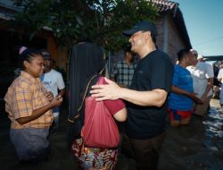 Pelukan Gubernur Luthfi Hangatkan Harapan Warga Terdampak Rob di Sayung