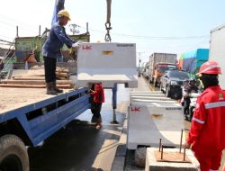 Urai Macet Akibat Rob Sayung, Kementerian PU Pasang Batas Beton Dukung Upaya Pemprov Jateng