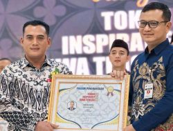 Terima Penghargaan Tokoh Inspiratif, Yanuar Arifin: Pemacu Terus Berbuat bagi Daerah