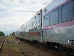 Pelemparan Batu Terhadap Kereta Api Marak, Daop 5 Lakukan Edukasi ke Masyarakat