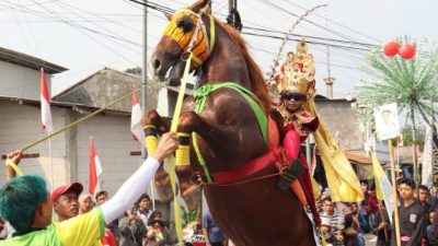 Atraksi Kuda Jingkrak Meriahkan Pawai Maulid Nabi di Cangkrepkidul