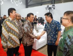 Dukung Investasi Industri Hijau di Jawa Tengah, Gubernur Ahmad Luthfi Resmikan Pabrik Solar Panel Terbesar Se-Asia Tenggara