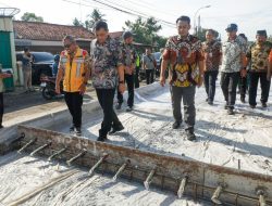 Miliki Akses Utama Konektivitas Pekalongan, Ahmad Luthfi Awasi Perbaikan Jalan Wiradesa-Kajen