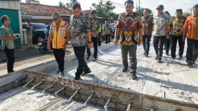 Miliki Akses Utama Konektivitas Pekalongan, Ahmad Luthfi Awasi Perbaikan Jalan Wiradesa-Kajen