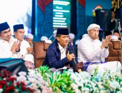 Hujan Tak Surutkan Ribuan Santri Ikuti Jateng Bersholawat di Kudus