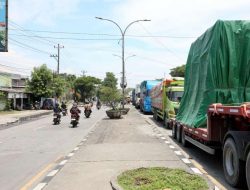 Kemacetan Jalur Demak-Semarang Terurai, Pemprov Jateng dan Kepolisian Atur di Titik Banjir