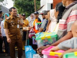 Tinjau Korban Banjir, Gubernur Ahmad Luthfi Pastikan Bantuan Tepat Sasaran