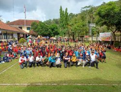 Jalan Sehat HGN dan HUT PGRI, Kadisdikbud Yudhie Tekankan Pelestarian Budaya dan Peningkatan Mutu Guru