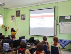 Siswa SMK YPE Sawunggalih Diajak Pahami Kehumasan dan Keprotokolan