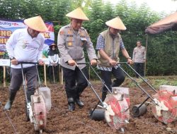 Polres Purworejo Tanam Jagung Serentak di Lahan 2 Hektare Guna Perkuat Ketahanan Pangan