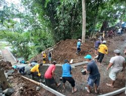 Miliki Jembatan Merah Putih Presisi, Warga Dusun Sembuh Kebongunung Senang