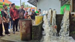 Kradegan Luncurkan Pompa Air Tenaga Surya 15 PK di Hari Bumi