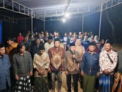 Reses DPRD Purworejo di Tepus Somorejo, Subeno Serap Aspirasi dan Berikan Bantuan Semen untuk Perbaikan Jalan