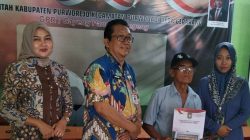 50 Warga Tidak Mampu di Desa Geparang Terima Bantuan dari Sekretariat DPRD Purworejo