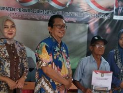 50 Warga Tidak Mampu di Desa Geparang Terima Bantuan dari Sekretariat DPRD Purworejo