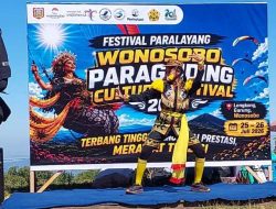 Membawa Dolalak Mengudara, Embun Diam Diam Angkat Budaya Purworejo di Festival Paralayang Wonosobo 2026