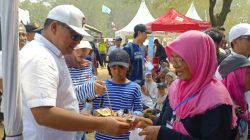 Kapolres Purworejo Ajak Keluarga Borong Produk UMKM di Festival Layang-Layang Ketawang