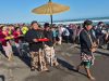 Satu Ancak Dilarung di Laut Dewaruci, Puluhan Tumpeng Diperebutkan Warga