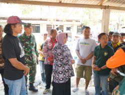Bupati Yuli Hastuti Serahkan Bantuan Korban Kebakaran Rumah di Jatiwangsan