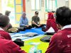 Bekali Warga dengan Keterampilan, Estri Utami Tinjau Pelatihan Pijat Refleksi