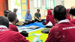 Bekali Warga dengan Keterampilan, Estri Utami Tinjau Pelatihan Pijat Refleksi