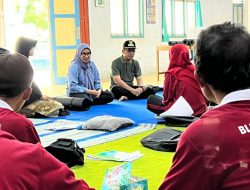 Bekali Warga dengan Keterampilan, Estri Utami Tinjau Pelatihan Pijat Refleksi
