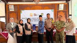 Foto bersama setelah sosialisasi kesehatan dan keuangan di pendopo kecamatan kutoarjo pada Rabu, (28/10/27)
