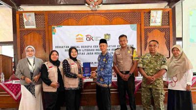 Foto bersama setelah sosialisasi kesehatan dan keuangan di pendopo kecamatan kutoarjo pada Rabu, (28/10/27)